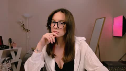 Snapshot of yourfrenchteacher chatting on 01/24/25, 07:39 Chloe online show from 01/24/25, 07:39