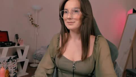 Snapshot of yourfrenchteacher chatting on 02/05/25, 08:35 Chloe online show from 02/05/25, 08:35