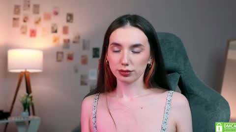 Snapshot of yourfrenchteacher chatting on 09/18/25, 08:33 Chloe online show from 09/18/25, 08:33