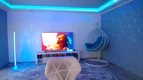 call meKira online show from 06/11/26, 06:44