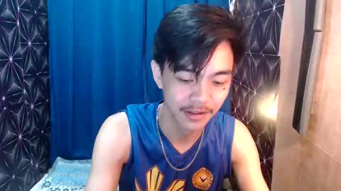 Snapshot of yourguy_josh23 chatting on 12/04/24, 06:39 Josh online show from 12/04/24, 06:39