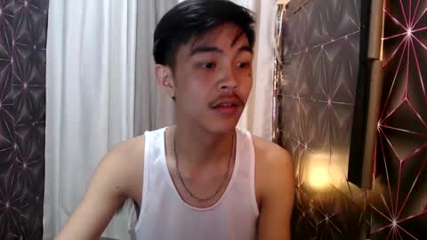 Snapshot of yourguy_josh23 chatting on 01/05/25, 07:17 Josh online show from 01/05/25, 07:17