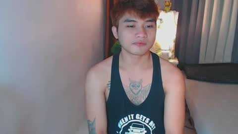 Snapshot of yourhandsome_hunk chatting on 12/17/24, 06:09 Paul online show from 12/17/24, 06:09