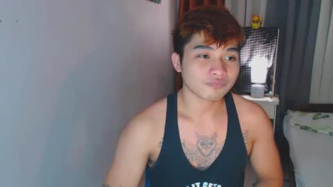 Snapshot of yourhandsome_hunk chatting on 02/01/25, 01:41 Paul online show from 02/01/25, 01:41