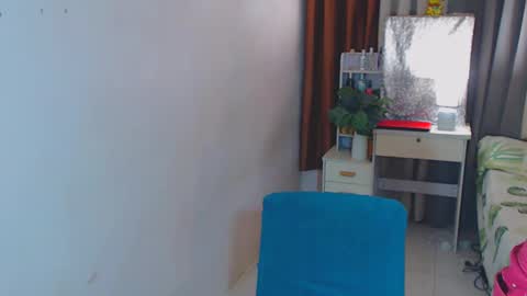 Snapshot of yourhandsome_hunk chatting on 02/14/25, 01:51 Paul online show from 02/14/25, 01:51