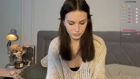 Snapshot of yourher0in chatting on 12/11/24, 07:31 Aida online show from 12/11/24, 07:31