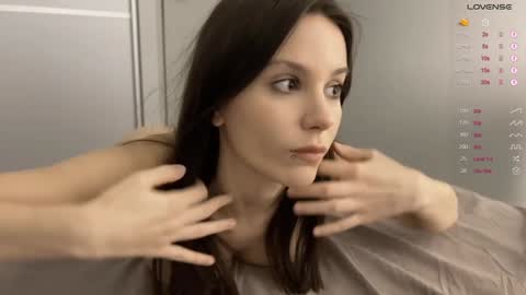 Snapshot of yourher0in chatting on 12/14/24, 02:21 Aida online show from 12/14/24, 02:21