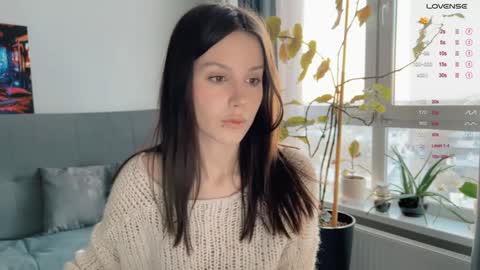 Snapshot of yourher0in chatting on 12/16/24, 09:46 Aida online show from 12/16/24, 09:46