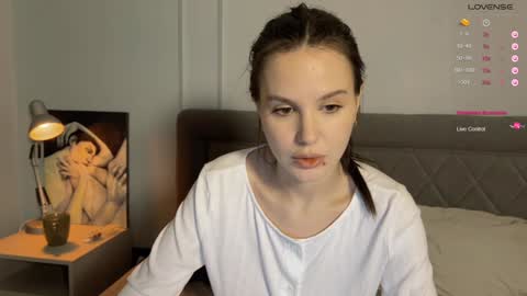 Snapshot of yourher0in chatting on 01/06/25, 11:18 Aida online show from 01/06/25, 11:18