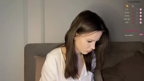 Snapshot of yourher0in chatting on 01/14/25, 12:35 Aida online show from 01/14/25, 12:35