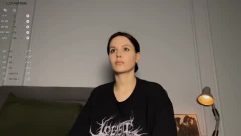 Snapshot of yourher0in chatting on 02/21/25, 01:44 Aida online show from 02/21/25, 01:44