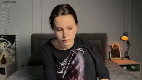 Snapshot of yourher0in chatting on 02/22/25, 04:19 Aida online show from 02/22/25, 04:19