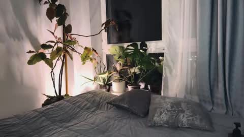 Snapshot of yourher0in chatting on 03/08/25, 03:13 Aida online show from 03/08/25, 03:13