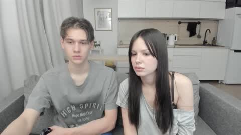 Snapshot of yourher0in chatting on 10/17/25, 11:13 Aida online show from 10/17/25, 11:13