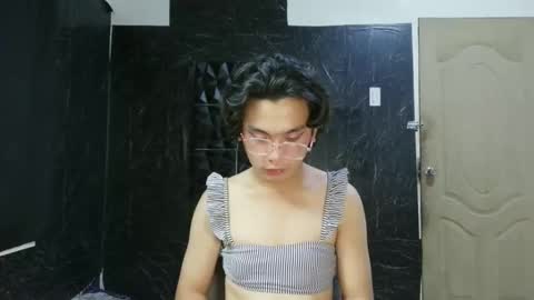 Snapshot of yourhotdodz chatting on 03/27/26, 10:26 yourhotdodz online show from 03/27/26, 10:26