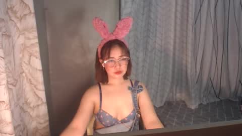 yourhotyash_ online show from 04/10/26, 12:32
