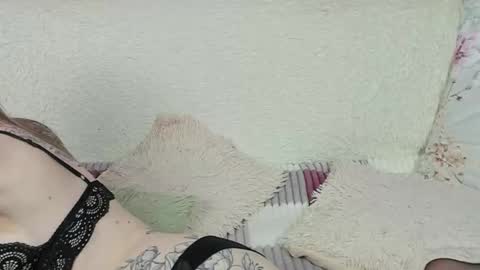 yourkriss_new1 online show from 11/02/25, 07:27