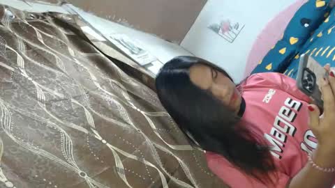 Snapshot of yourlittle_angel69 chatting on 01/18/25, 05:52 angel online show from 01/18/25, 05:52