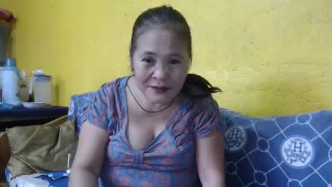 Snapshot of yourlove_regine chatting on 01/24/25, 05:10 Regine online show from 01/24/25, 05:10