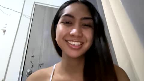 Snapshot of yourlovebella88 chatting on 01/05/26, 10:02 yourlovebella88 online show from 01/05/26, 10:02