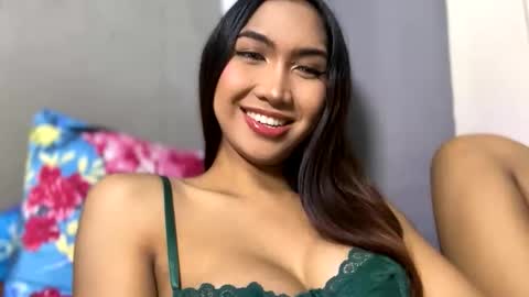Snapshot of yourlovebella88 chatting on 01/10/26, 04:53 yourlovebella88 online show from 01/10/26, 04:53