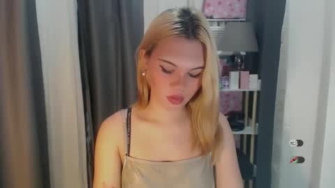 KYLIE MORE online show from 05/11/26, 04:04