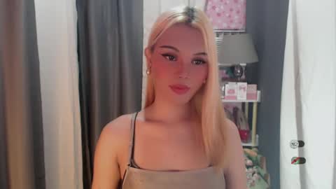 Snapshot of yourlovekylie chatting on 06/16/26, 05:21 KYLIE MORE online show from 06/16/26, 05:21