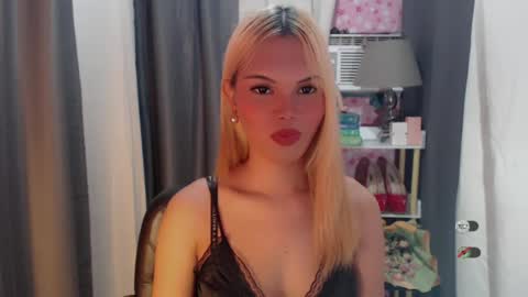 Snapshot of yourlovekylie chatting on 06/27/26, 07:13 KYLIE MORE online show from 06/27/26, 07:13