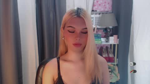 Snapshot of yourlovekylie chatting on 06/29/26, 10:15 KYLIE MORE online show from 06/29/26, 10:15