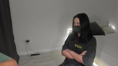 Snapshot of yourlovelyjenny chatting on 12/15/25, 03:16 AJ online show from 12/15/25, 03:16