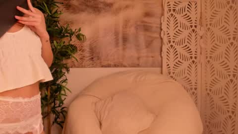 Sarah online show from 03/11/25, 02:21