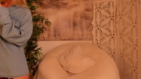 Sarah online show from 11/28/25, 08:00