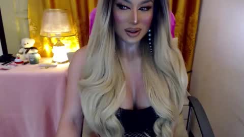 Snapshot of yourmistressofevil_isback chatting on 06/08/26, 03:34 Adriana Maxwell online show from 06/08/26, 03:34