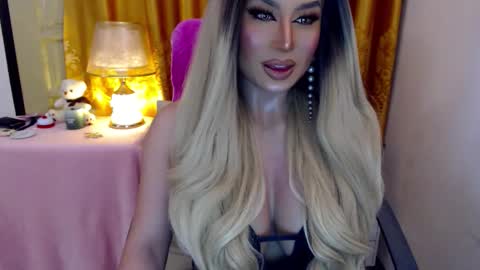 Snapshot of yourmistressofevil_isback chatting on 06/09/26, 05:46 Adriana Maxwell online show from 06/09/26, 05:46