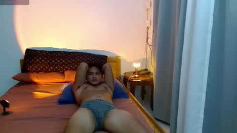 Snapshot of yourmrsam chatting on 11/11/25, 03:56 Sam 3 online show from 11/11/25, 03:56