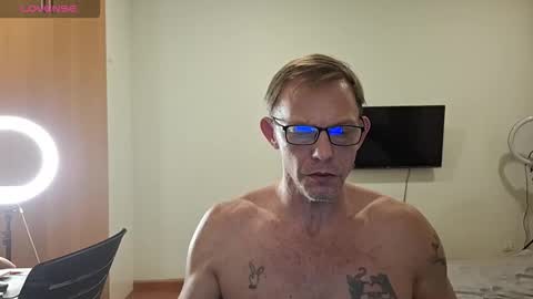 Snapshot of yournaughtyneighbors25 chatting on 12/14/25, 07:07 Ellie and Wesley online show from 12/14/25, 07:07