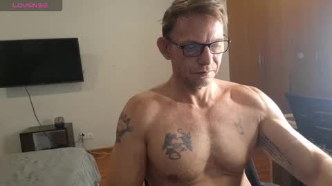 Snapshot of yournaughtyneighbors25 chatting on 12/15/25, 06:23 Ellie and Wesley online show from 12/15/25, 06:23