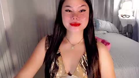 Snapshot of yournaughtyprincess16 chatting on 10/01/25, 04:02 ALPHA DOM. QUEEN JASMINE online show from 10/01/25, 04:02