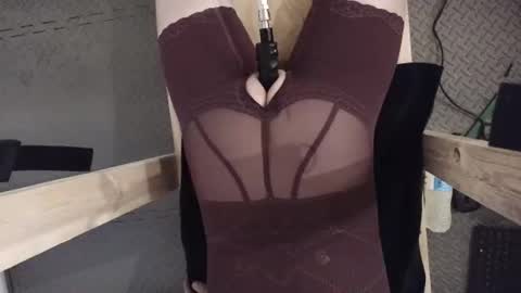 Snapshot of yournextdoor_neighbor chatting on 10/30/25, 10:06 yournextdoor_neighbor online show from 10/30/25, 10:06