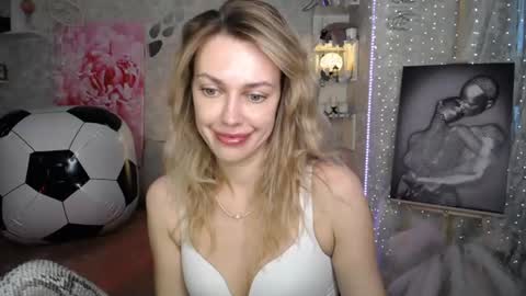 Snapshot of yournickyadamidi chatting on 07/12/26, 04:09 Nicky online show from 07/12/26, 04:09