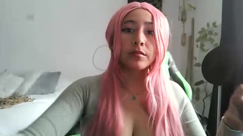 Snapshot of yourownerserena chatting on 11/26/25, 07:37 Serena online show from 11/26/25, 07:37