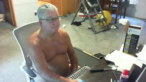 Snapshot of yourpoppi55 chatting on 06/27/26, 12:33 yourpoppi55 online show from 06/27/26, 12:33