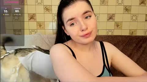 Snapshot of yourraccoon chatting on 11/06/25, 01:17 Jenny online show from 11/06/25, 01:17