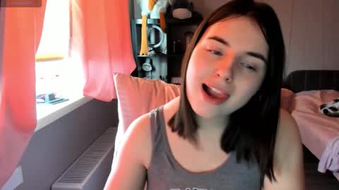 Snapshot of yourraccoon chatting on 02/05/26, 09:03 Jenny online show from 02/05/26, 09:03