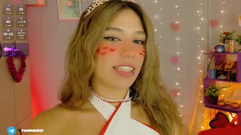 Snapshot of yourrmuse_ chatting on 05/11/26, 04:51 Isabella but you can call me Isa .-. online show from 05/11/26, 04:51