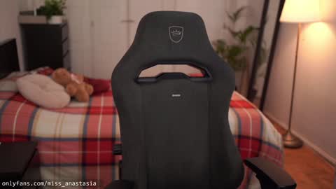 Snapshot of yours_anastasia chatting on 01/11/26, 08:25 Anastasia online show from 01/11/26, 08:25