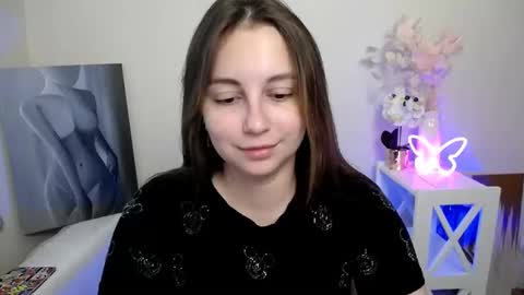Snapshot of yours_piece_of_happiness_ chatting on 05/12/26, 05:37 Happy online show from 05/12/26, 05:37