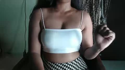 yoursassy_girl online show from 09/25/25, 06:55