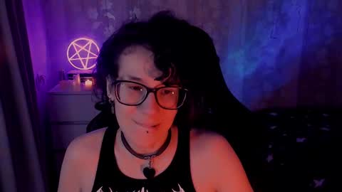 Snapshot of yourscosmic chatting on 03/05/25, 10:32 Yours Cosmic online show from 03/05/25, 10:32