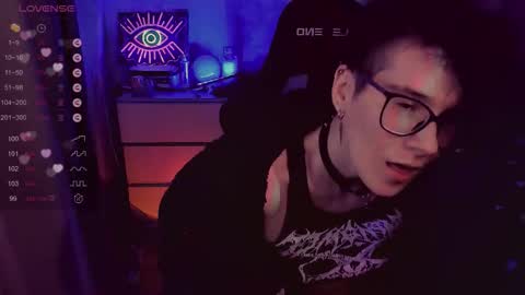 Snapshot of yourscosmic chatting on 10/10/25, 12:53 Yours Cosmic online show from 10/10/25, 12:53